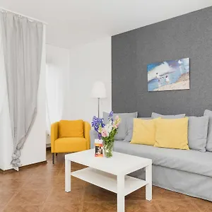 https://jantar-apartamenty-prestige-portowa.kolobrzeghotels.com