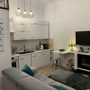 Apartament Charming In The Heart Of The Jewish District!